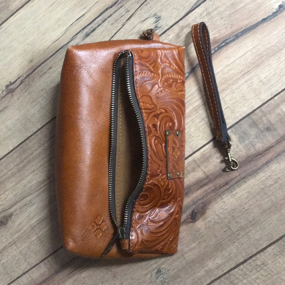 Patricia Nash Wristlet (strap is broke)
